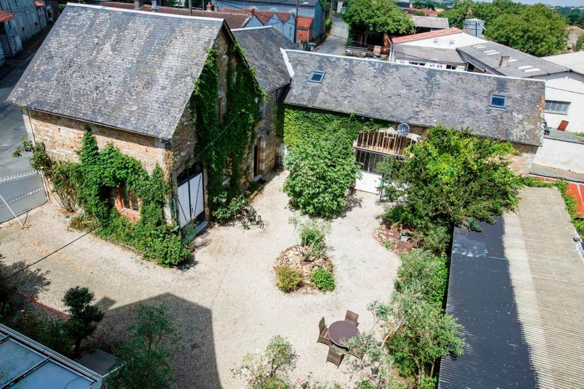 Holiday Home La Brijopa Bazoges-en-Pareds Zimmer foto