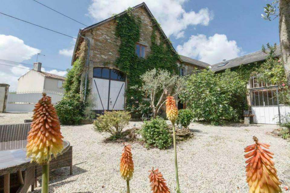 Holiday Home La Brijopa Bazoges-en-Pareds Exterior foto